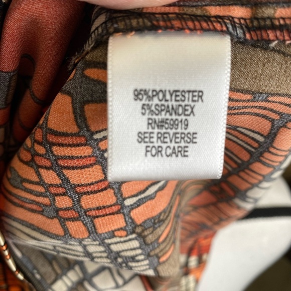 Apt 9 Silky Geometric Top size Large - Picture 9 of 9